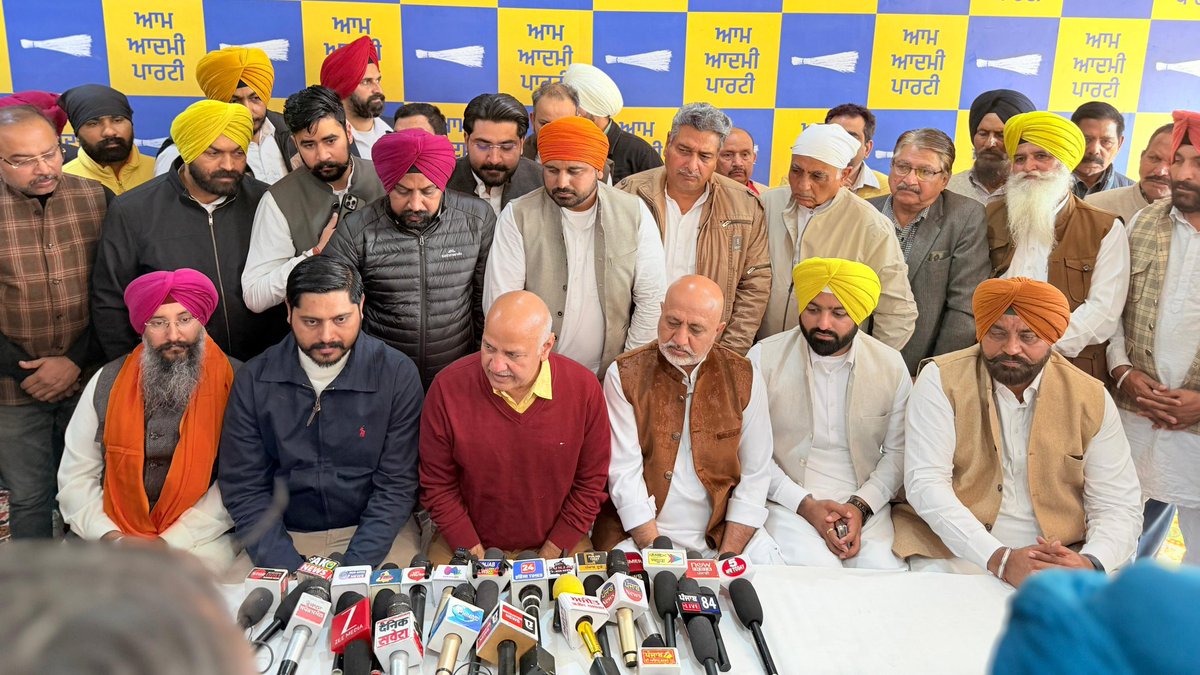 msisodia's tweet image. आज गुरदासपुर ज़िले में पार्टी कार्यालय के उद्घाटन के दौरान ज़िले के सभी पदाधिकारियों एवं कार्यकर्ताओं से मुलाकात की एवं आगामी ज़िला परिषद चुनाव के संदर्भ में बातचीत हुई।

हर गांव-हर कस्बे से आए कार्यकर्ताओं के चेहरे पर जोश और आँखों में जीत का जज़्बा साफ़ दिख रहा था। सभी आने वाले…