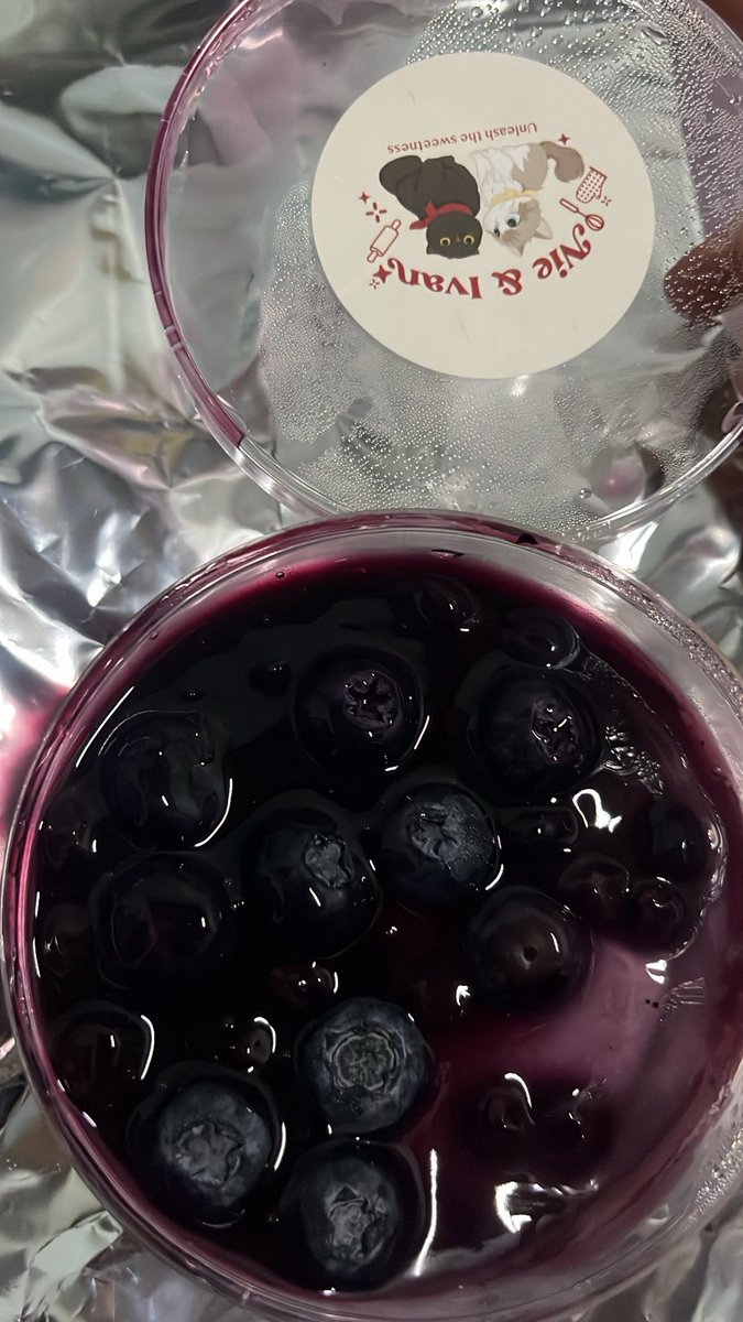 Sweetlionan's tweet image. สามารถกินเค้กเนเน่หมดภายในชม.อ่ะ เพลินมากครีมชีสอร่อยไม่เลียน เลเยอร์ครีมชีสหนา เยอะมากกก ชอบบบ อยากกินอีก กลัวหมดไว แต่ก็ควรกินให้หมดอ่ะ ล่าสุดครึ่งก้อนละ แงงง ไปกทม อีกมะไรอะเราา