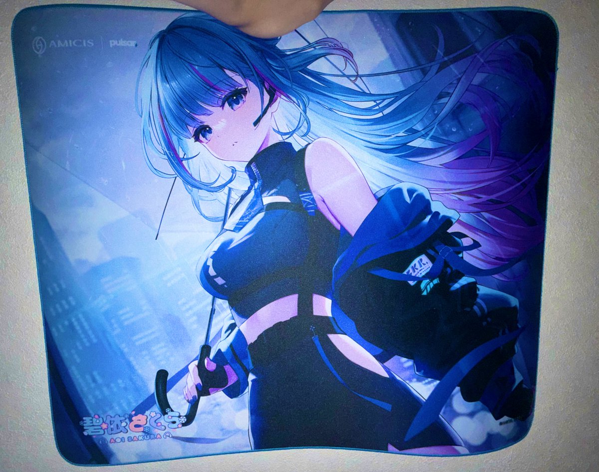 碧依さくらさんからマウスパッドもらった〜！ デザイン可愛すぎだぁ