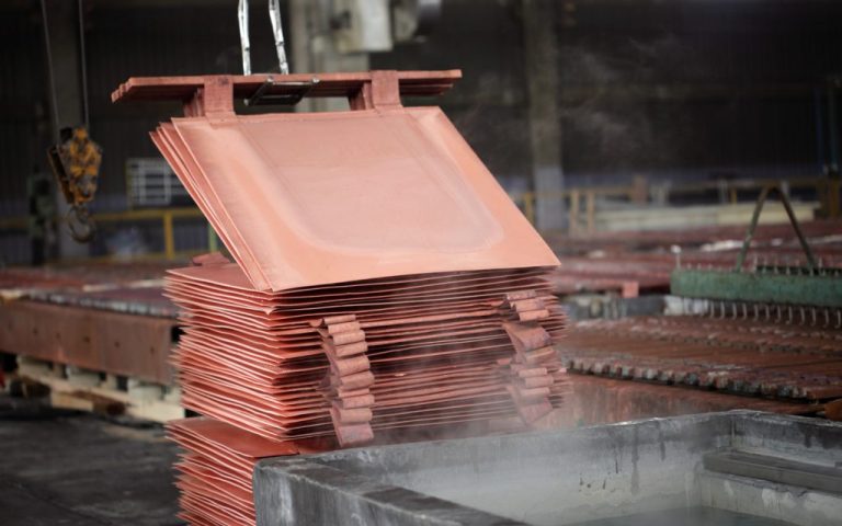 Cochilco informó:
Bolsa Metales de Londres - Martes 02 de diciembre de 2025:
US$ 5,119 la libra (US$ 11.285,0 la tonelada).
Variación diaria: -0,12%.
Promedio 2025: US$ 4,44 la libra