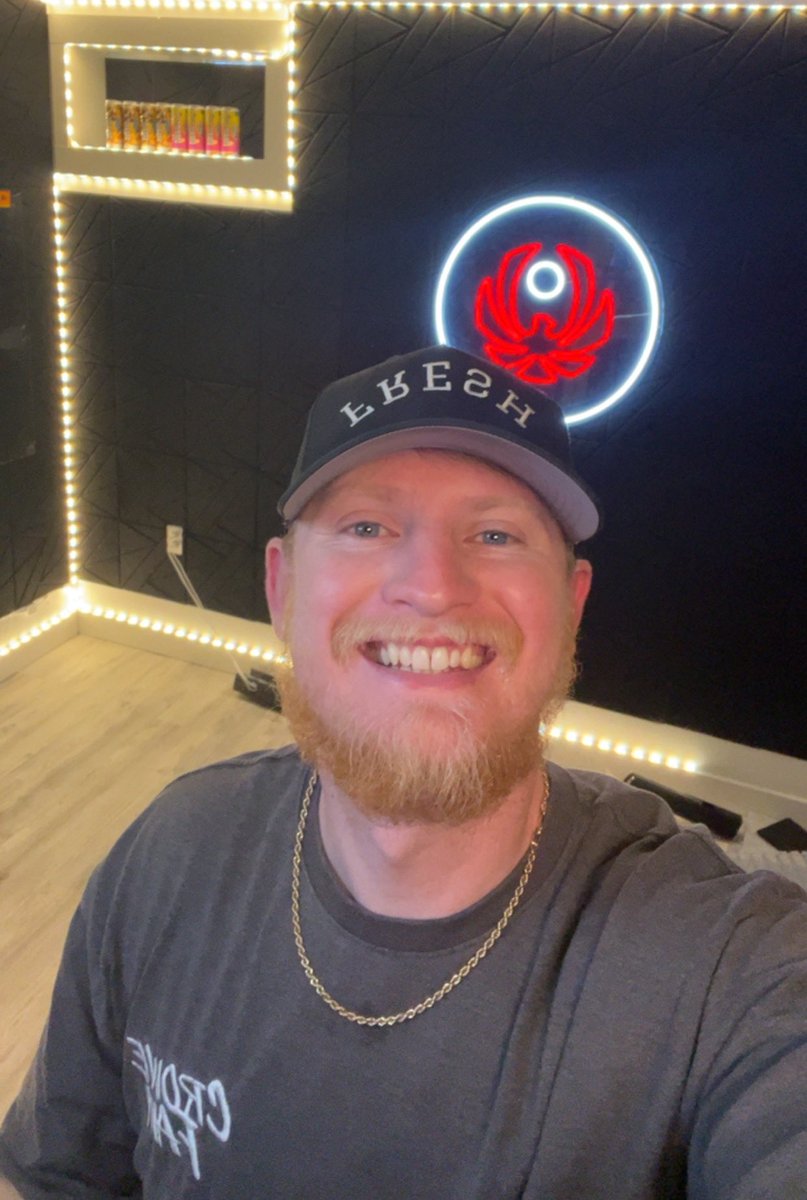 THANKFUL FOR ANOTHER DAY!!!

VIBES ARE UP TODAY 

COME TURN UP WITH US

KICK.COM/CROWEGAMINGG