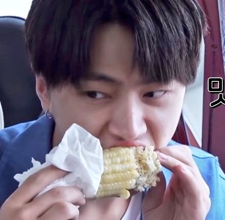 rosessunn's tweet image. 🌽🐈‍⬛