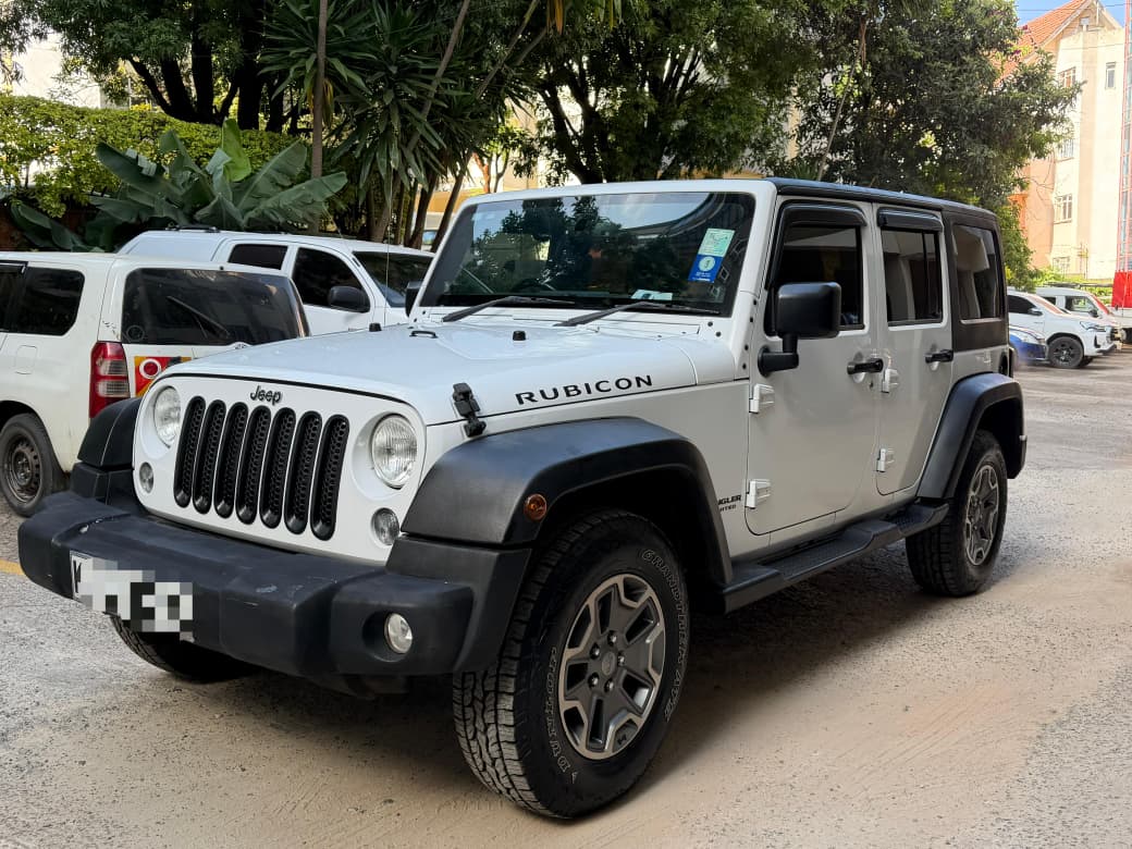 AmimoPhin's tweet image. 2014 JEEP WRANGLER RUBICON 
PRICE: KSHS 2,750,000
CALL WHATSAPP 0701450208 

Bought zero mileage
Current mileage 52k 
3600CC petrol engine (powerful) 
Electronic sway-bar, 
heavy duty axles and AT tyres.  
Leather interior
Complete Service history available 
📍 WESTLANDS