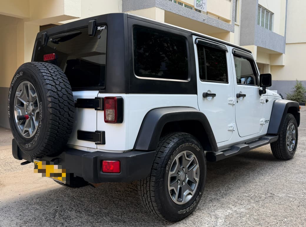 AmimoPhin's tweet image. 2014 JEEP WRANGLER RUBICON 
PRICE: KSHS 2,750,000
CALL WHATSAPP 0701450208 

Bought zero mileage
Current mileage 52k 
3600CC petrol engine (powerful) 
Electronic sway-bar, 
heavy duty axles and AT tyres.  
Leather interior
Complete Service history available 
📍 WESTLANDS