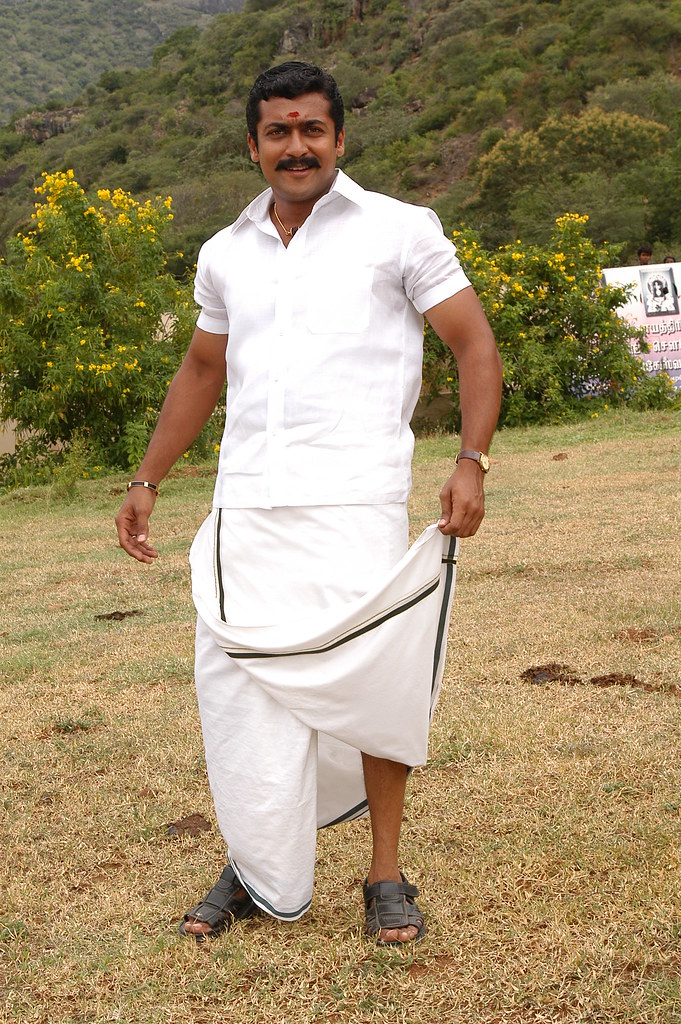 Appavi004's tweet image. suriya with traditional deadly combo🥵💥