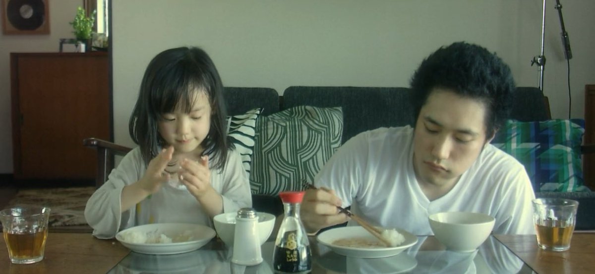 il____u's tweet image. تابعت فيلم «Bunny Drop» قصة الفيلم دافئة تتكلم عن "دايكيتشي" اللي قرر يعتني بالطفلة "رين" ابنة جده غير الشرعية بعد ما قرروا عائلته انهم يحطون الطفلة بدار رعاية ويتخلون عنها الفيلم جدًا ممتع ولطيف انصح فيه لو حابين تتابعون عمل هادئ وخفيف بدون احداث ثقيلة