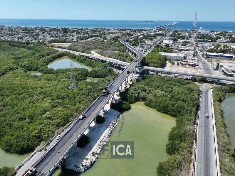 InfoTransportes's tweet image. 🚢💰En la última década, el puerto de #Progreso, en #Yucatán, ha estado creciendo en volúmenes de #carga y #ComercioMarítimo, pero ello ha traído más presión sobre una ciudad turística de calles estrechas, impactando la vida tranquila

- @PuertosYucatan

👉tinyurl.com/2ahxhhdp