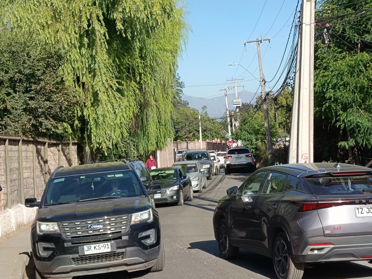 JOVENES RINDEN LA PAES

Desde ayer y hasta mañana, más de 300 mil personas, rinden la PAES Regular, Admisión 2026.

La PAES se aplica en 203 sedes, siendo una de ellas el Liceo Diego Portales de Machali.

Mañana corresponde Matemáticas e Historia y Ciencias Sociales