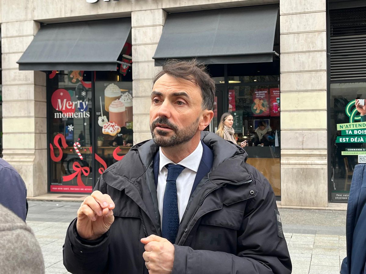 🔴 INFO ACTU LYON
Le maire de Lyon <a href="/Gregorydoucet/">Grégory Doucet</a> victime d'un malaise, l'élu pris en charge à l'hôpital
l.actu.fr/bOtC