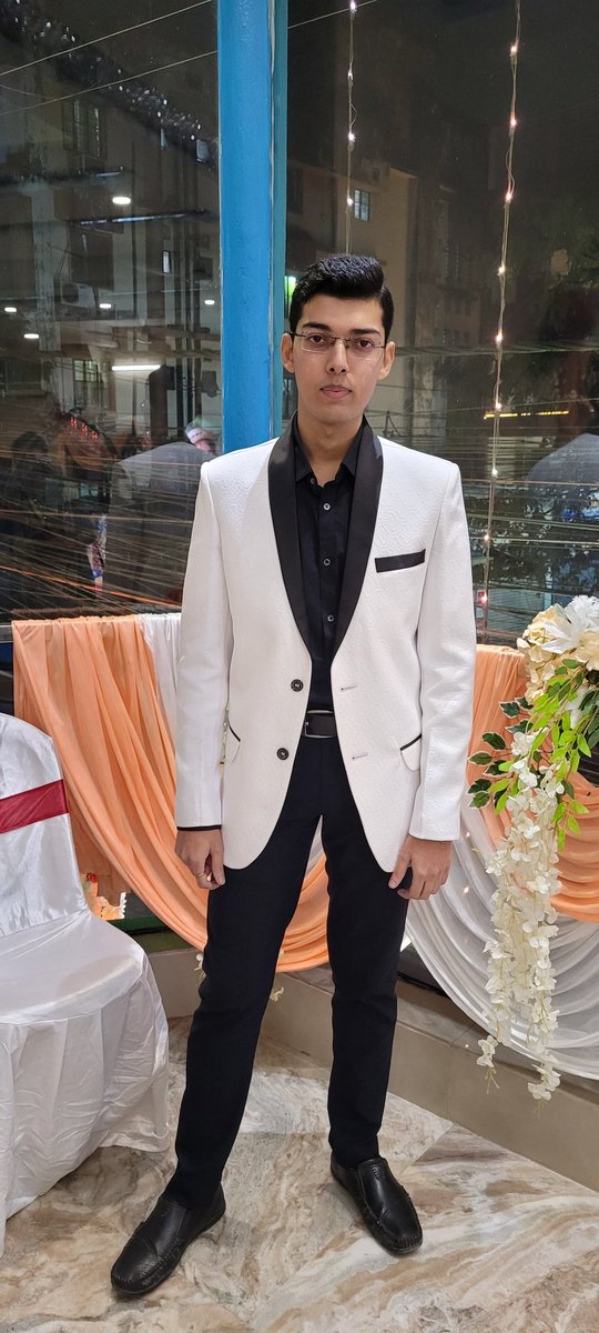 sinha_subhodip's tweet photo. 🖤🤍🖤🤍🖤🤍🖤🤍 https://t.co/8xdlyJxWQ5