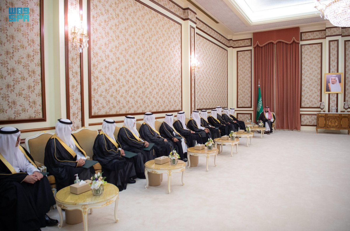 نيابة عن #خادم_الحرمين_الشريفين..
وأمام سمو #ولي_العهد..
السفراء المُعينون حديثًا لدى عدد من الدول الشقيقة والصديقة يؤدون القسم.
#واس