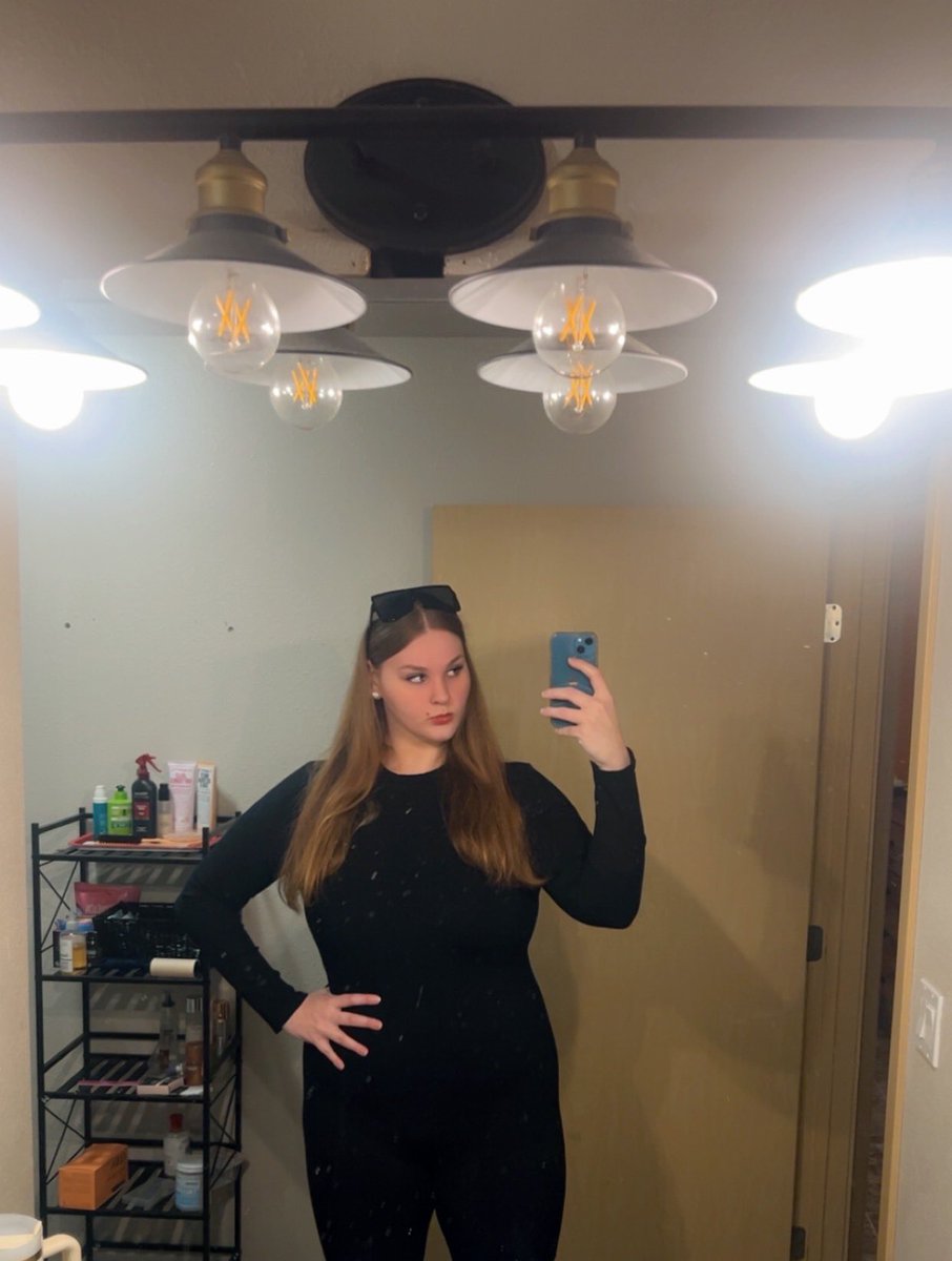 XGoddessC's tweet image. It’s officially my birthday month! I expect extra sends and pampering from my loyal pigs. This is also the perfect time for any new subs to approach and impress 😘

Femdom cashcow finsub