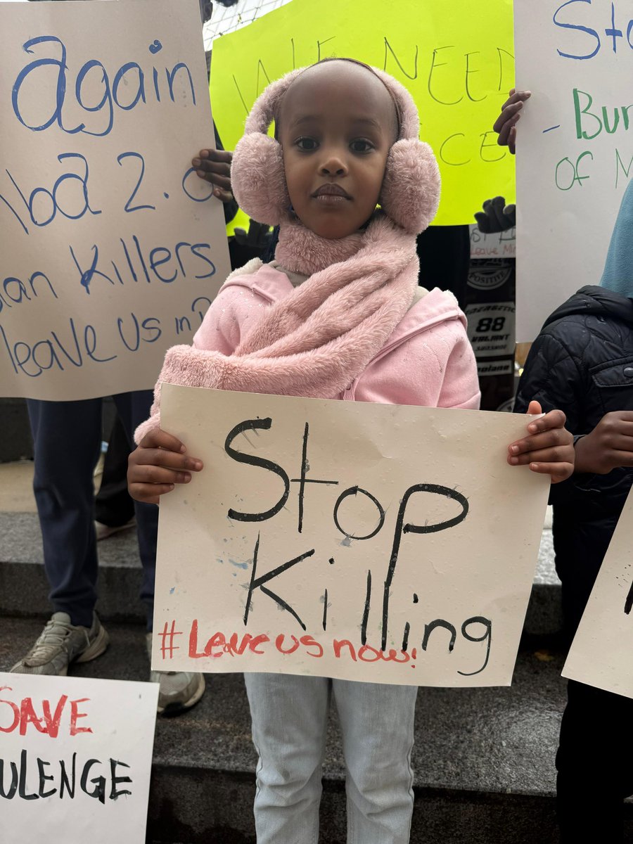 MahoroMpa's tweet photo. Day 3 National Peaceful Protest

Thanks to MPA, #MPA_RochesterNY for your advocacy 

Despite the Washington Peace Agreement expected to be signed this coming Thursday between #Rwanda and #DRCongo, #Banyamulenge Villages including #Minembwe are still under military blockade by Burundian Forces #FNDB, #FARDC, #Wazlwnso, #FDLR. 

Peaceful protest here in #USA Continue nationwide demanding justice and Humanitarian corridors for #Banyamulenge civilians 

#BanyamulengeLivesMatter

@bbcgahuza @GeneralNeva @UN @BurundiEmbUSA @USEmbKinshasa @UNOCHA_DRC @peterbakernyt @Yamiche @PeterAlexander @marykbruce