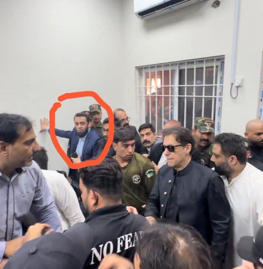 PtiPrincess77's tweet photo. @ImranKhanPTI ٹوٹل اوقات شیر کے سامنے https://t.co/T1mBnwOIMs