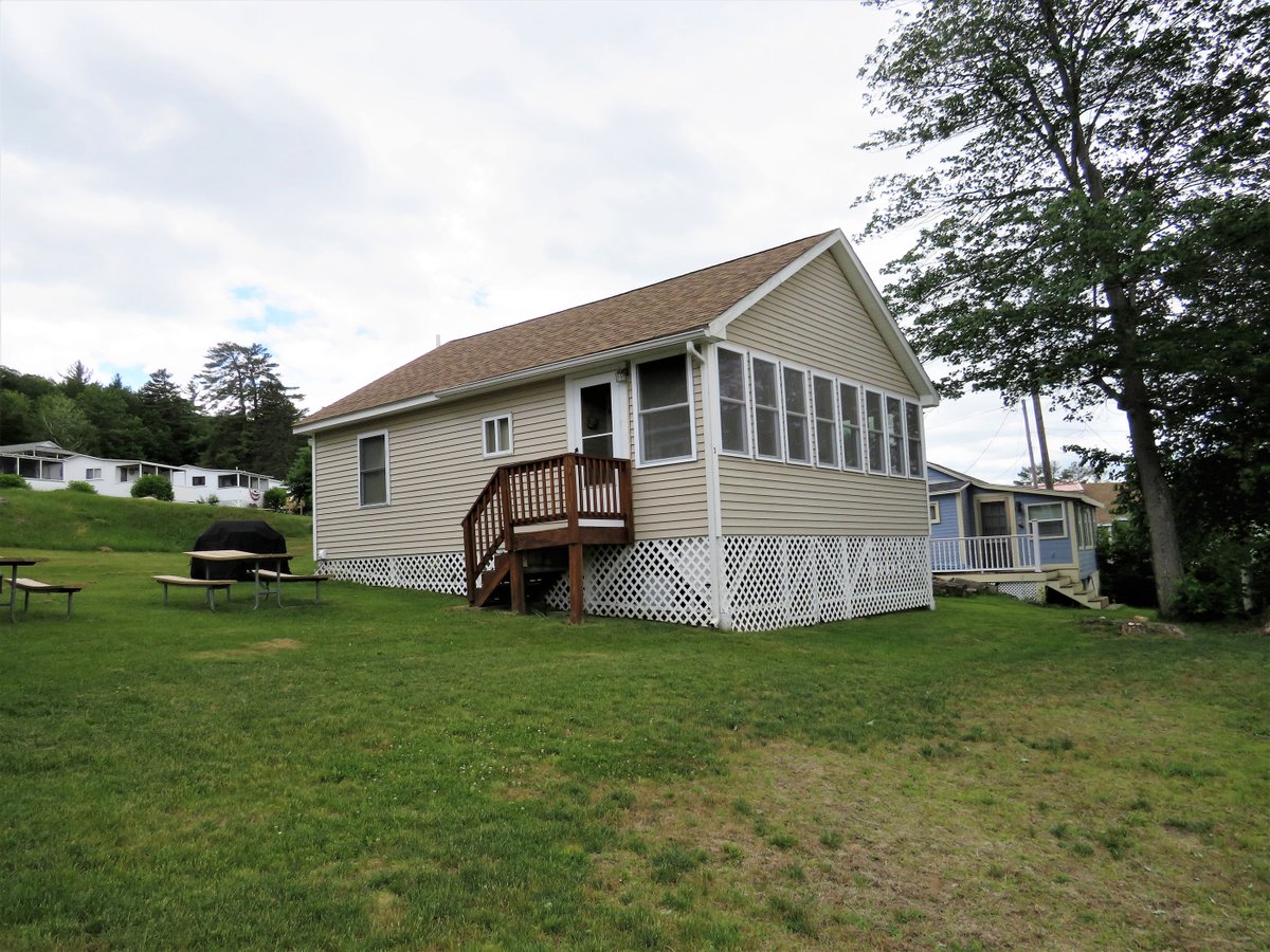 NewfoundRentals's tweet photo. 🌅 Cottage #3 — Your Cozy Lakefront Escape Awaits! 🏡✨
Partially shaded and perfectly perched with magnificent views of the lake, beach, and mountains.
👉 Book now: https://t.co/xv8maVdal9
#Cottage3 #LakefrontCottage #FamilyGetaway #LakesideVacation #MountainViews #CozyRetreat https://t.co/f0Iv8VVLyv