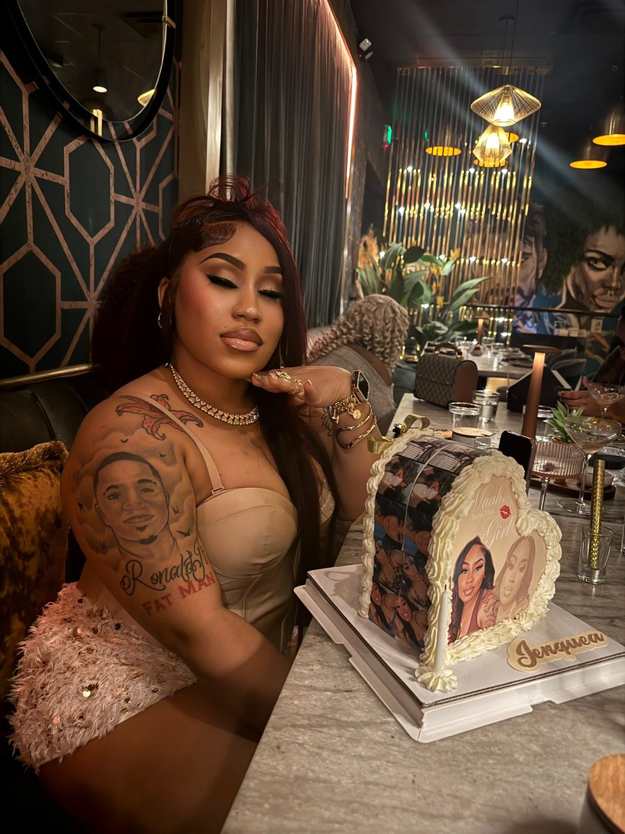 Jenqueaaa's tweet image. Happy 32nd Birthday to me 🥳✨ #12/01 #SagSzn♐️