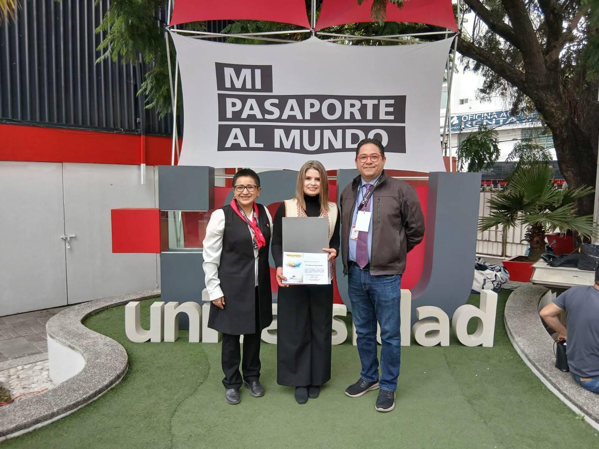 SedetraGobPue's tweet photo. 🌿✨ Bajo la visión humanista del gobernador @armentapuebla, acudimos al primer encuentro “Sabores que Pigmentan: Ciencia, Naturaleza e Innovación” de @ISU_Universidad. El @Gob_Puebla respalda iniciativas que promueven la creatividad, la innovación y la unión entre la academia y los sectores productivos de Puebla. 🎓💡

#PorAmorAPuebla