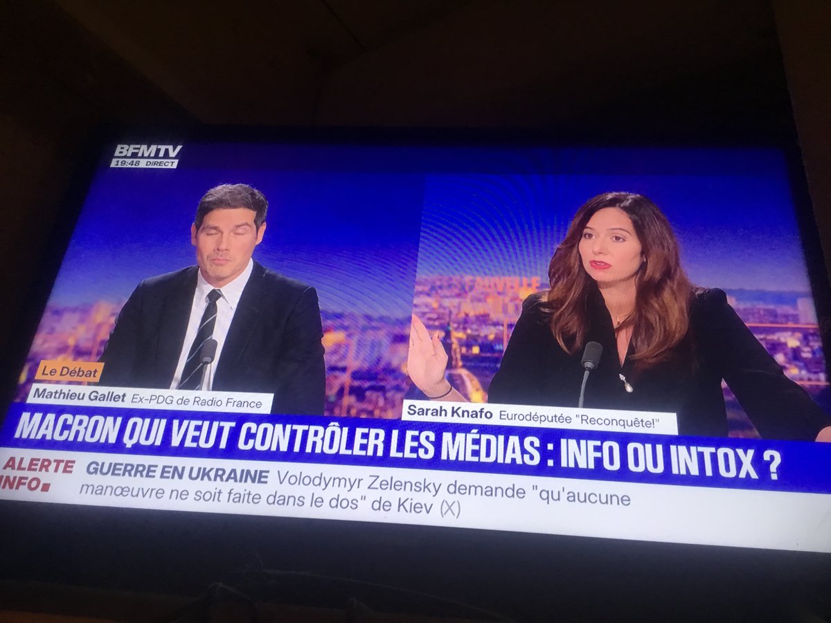 Lisabethdanj's tweet image. « France info n’obtiendrait jamais le label car il y a énormément de fake News payées avec nos impots alors qu’à deux reprises ils sortent des infographies ou Éric Zemmour est représenté comme étant visuellement à la moitié de son score. Y compris lors de leur « correction » !…