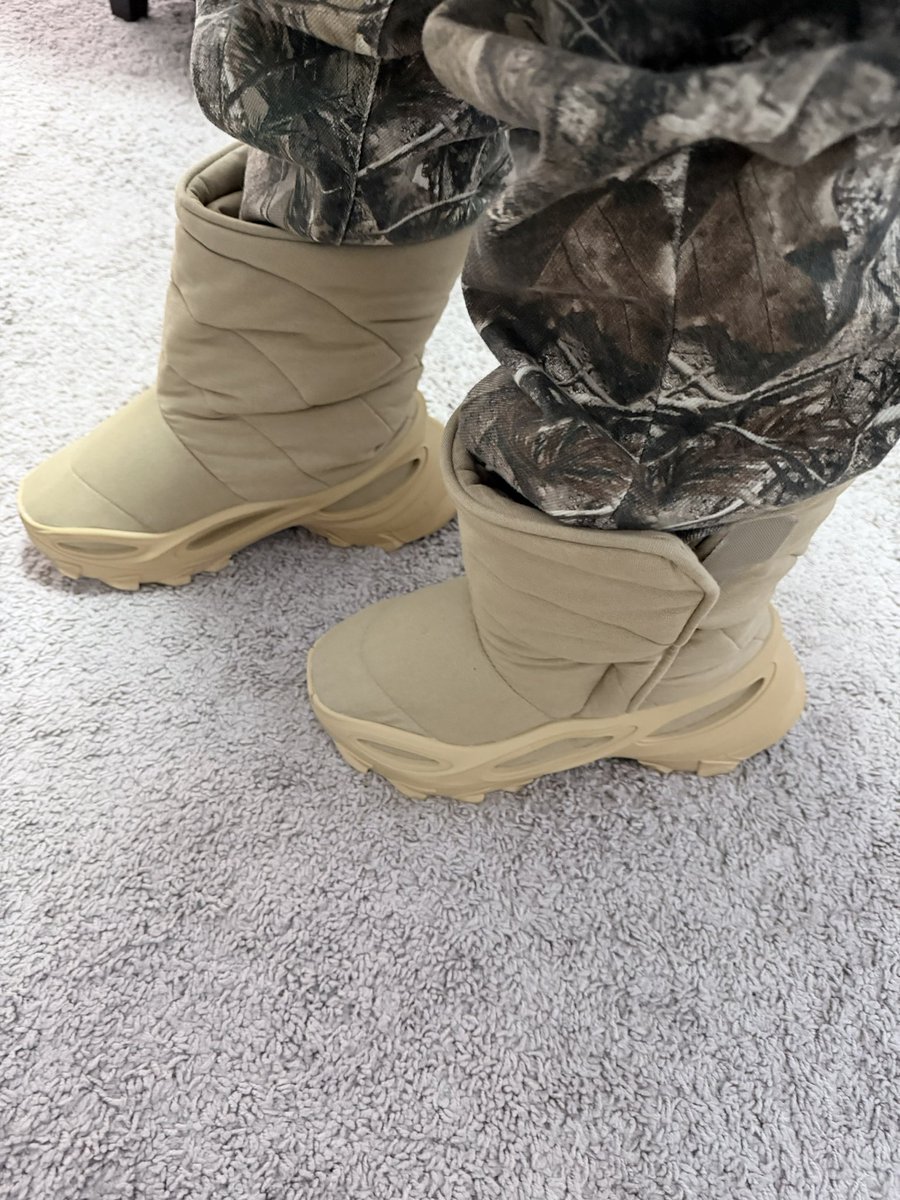 CanPair's tweet photo. #KOTD
#SOTD
@abitofk2vinpark with the 🔥 🔥 🔥 🔥hoodie. Top level quality and design! #HOTY https://t.co/4SfywO39IB