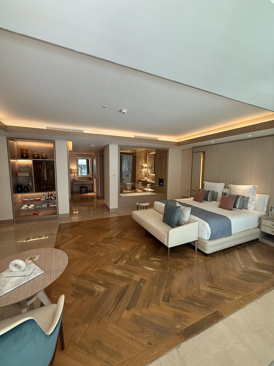 Our fully funded 5* hotel for the next 5 nights, because our boys know we deserve the best &amp; we should never have to pay a penny. 🤭🤭🤭