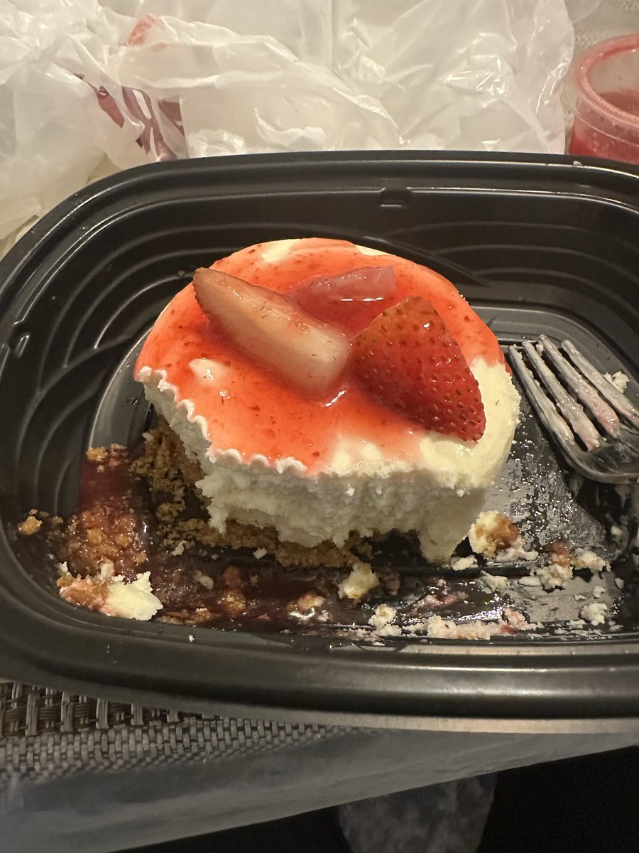 Msj1126's tweet photo. @TexasLonghorns my birthday dessert…ssssssooooooooo goood!!!! https://t.co/IU9YSCnTgb