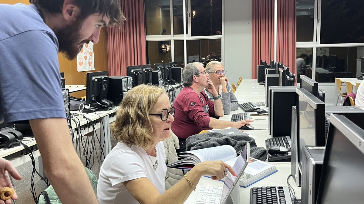 En marxa des d'avui el Viquiprojecte del fet casteller, en col·laboració amb <a href="/AmicalWikimedia/">Amical Wikimedia</a> per millorar els continguts sobre castells a la <a href="/Viquipedia/">Viquipèdia</a>. Avui hem fet una viquimarató, i tenim un concurs en marxa durant 15 dies!
👉ca.wikipedia.org/wiki/Viquiproj…
#castells #casteller