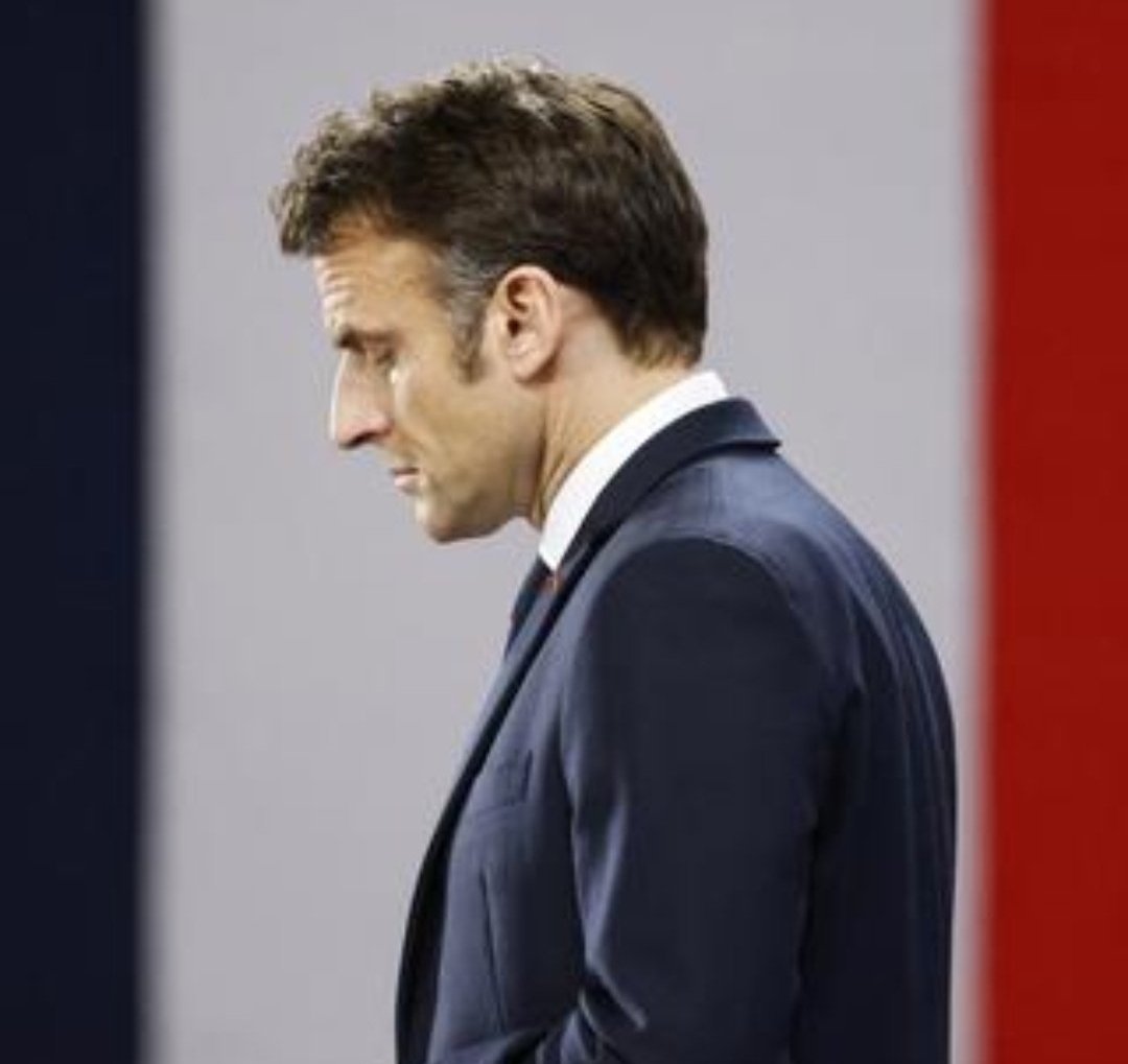 Oxitan30's tweet image. On n&apos;arrive plus à ce soigner, mais on soigne gratuitement les migrants..
On arrive plus à se loger mais on loge gratuitement des étrangers..
On galère à finir les mois mais on donne des aides au monde entier..
Macron fossoyeur de la France et des Nicolas.
#Facealinfo