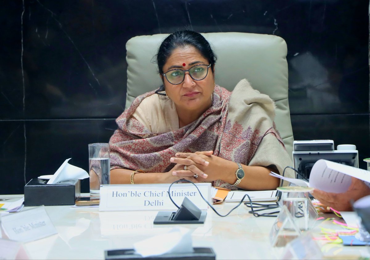 Parody: DelhiCMO tweet media