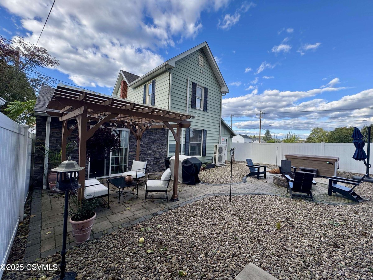 KeyPartnersReal's tweet image. 334 E 7TH ST, Berwick, PA 18603 just sold! Contact us for assistance in doing the same with your property. It would be our pleasure to work with you.