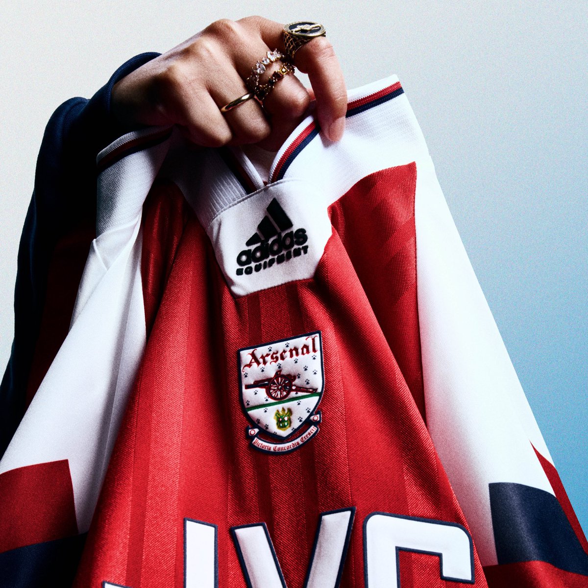 Clothing Deals GB tweet media