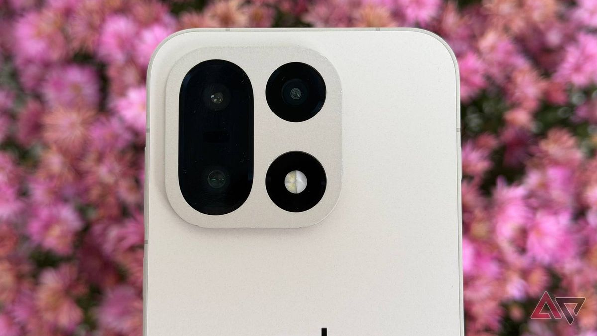 AndroidPolice's tweet image. Score a free Watch 3 or Buds Pro 3 when you pre-order the OnePlus 15
bit.ly/4pKSRmC