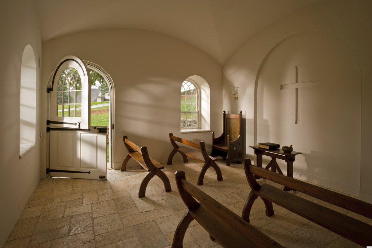 bobbyfijan's tweet photo. A 19th Century Pennsylvania farm springhouse ... converted into a private family chapel https://t.co/bUK7ORlyfL