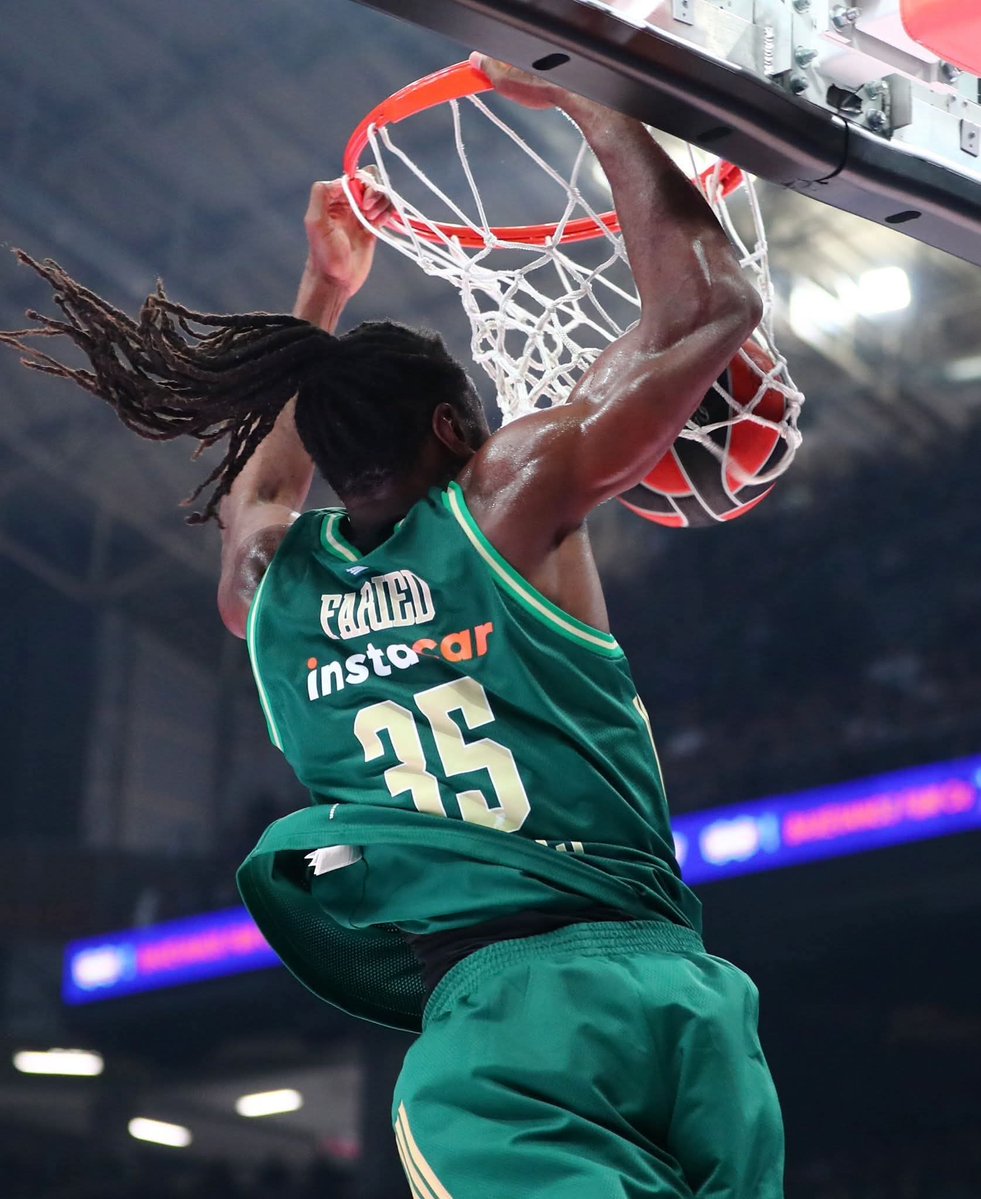 Luis33333737's tweet image. Ο Faried πάτησε Αθήνα στις 9/11, ερχόμενος από ομάδα μπάσκετ του Ταϊβάν στα 36 του.

Ούτε 1 μήνα μετά αναδεικνύεται MVP του Νοεμβρίου στην EL.

Ο #paobc έκανε μια τρομερά πετυχημένη μεταγραφή, όποια κ αν είναι η συνέχεια, πιάνοντας πολλούς που ψάχνουν/έψαχναν ψηλό στον ύπνο.