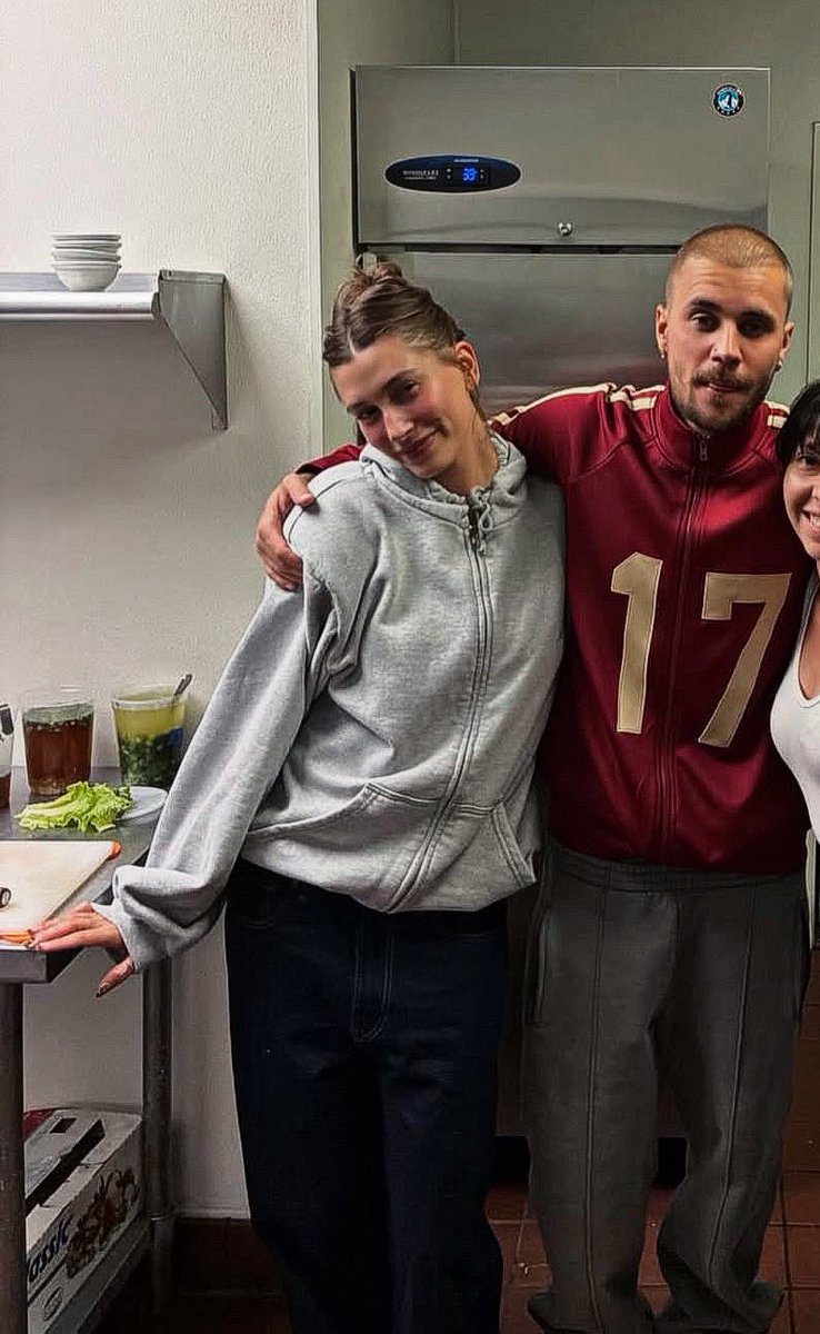 irenicbieber's tweet image. them 🫶🏼