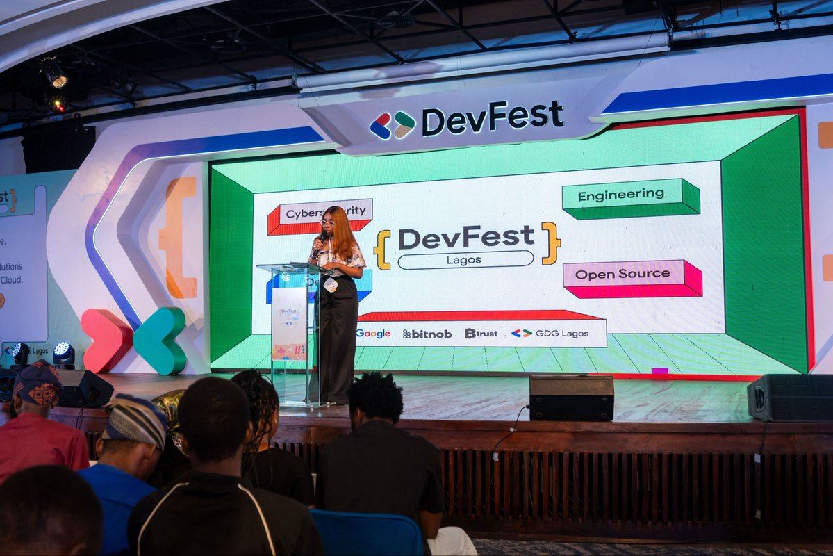 FaithOnasanyaa's tweet image. Host with the most ❤️ @gdglagos 
.
#DevFestLagos2025