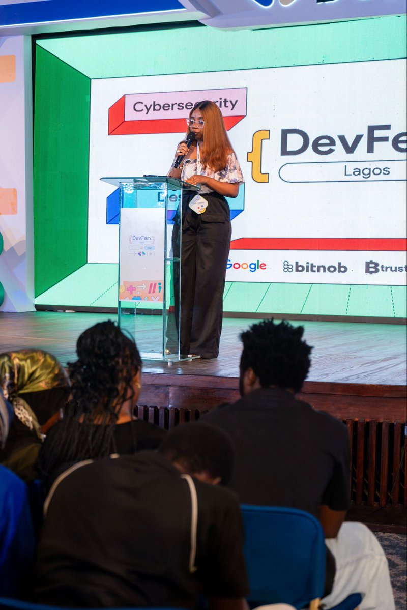 FaithOnasanyaa's tweet image. Host with the most ❤️ @gdglagos 
.
#DevFestLagos2025