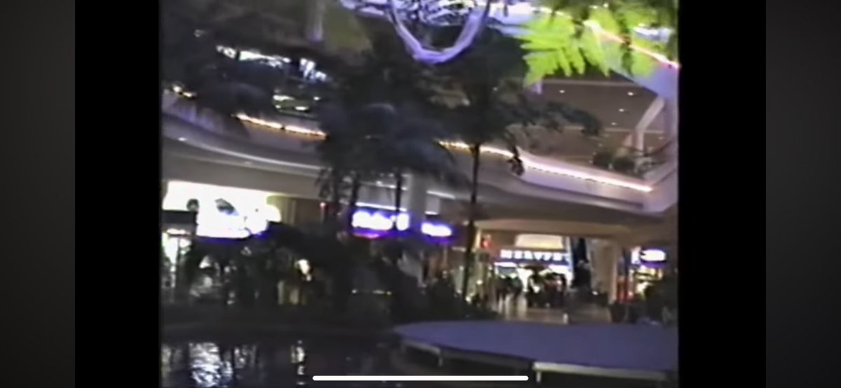 jhazani's tweet image. Is being able to buy any jersey of any team in the world at any moment worth leave this much #style? #jussayin #barely 👌🏿