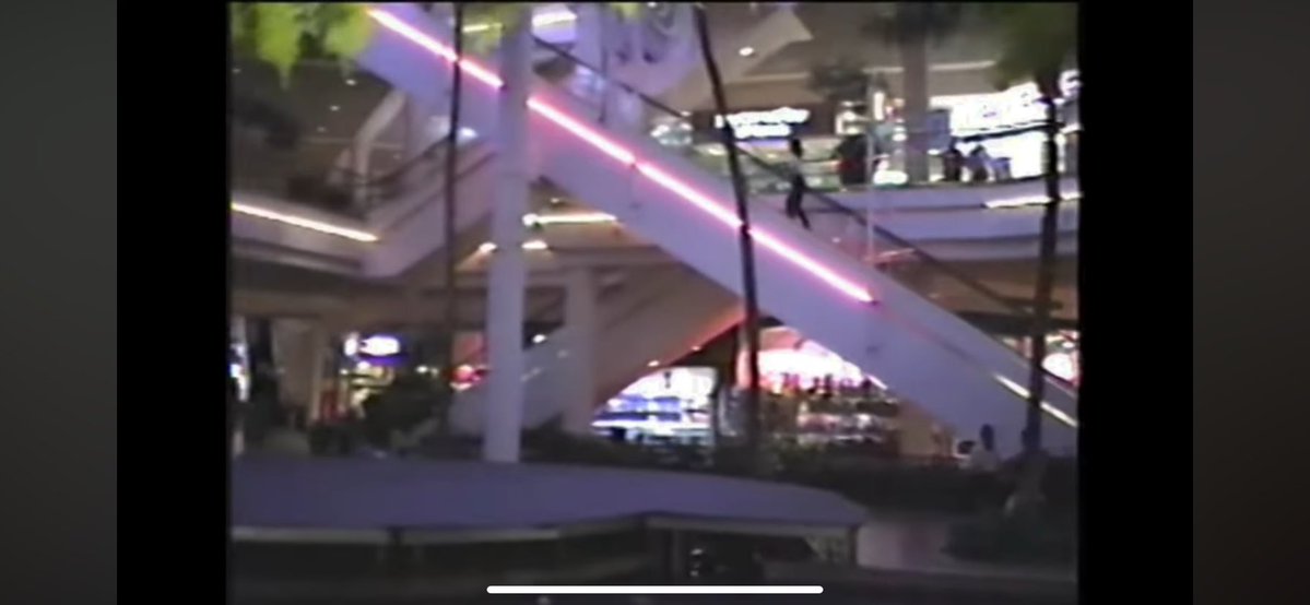 jhazani's tweet image. Is being able to buy any jersey of any team in the world at any moment worth leave this much #style? #jussayin #barely 👌🏿