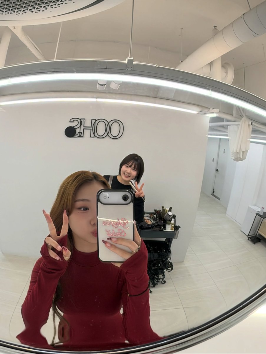 Yeojin Instagram post
🤍