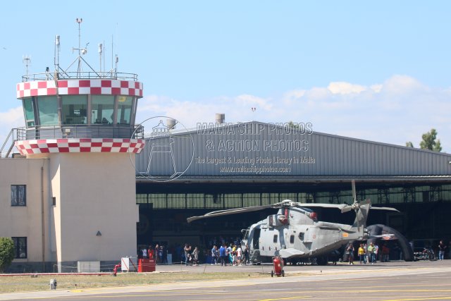 Shipguru's tweet photo. #marinamilitareitaliana #eh101_110asw #MerlinHelicopter MM81719 coded_2_22 at #maristaeli, #catania, #sicily - 16.06.2018 - https://t.co/nfgboxcB5B - NO PHOTOS can be used or manipulated without our permission @key2med @Gibdan1 https://t.co/pntf0fIxND