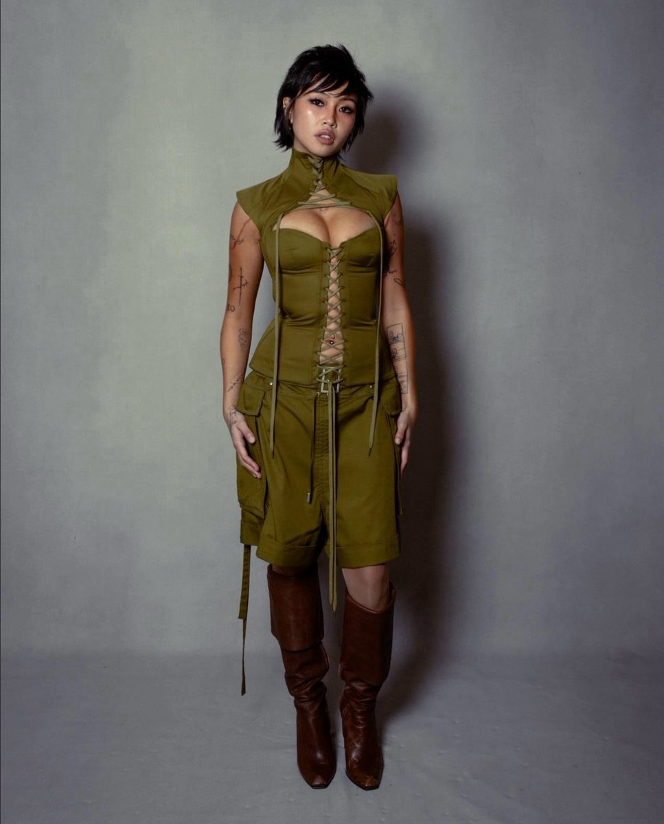 beabad00bee's tweet image. bfa w @McQueen 🧚