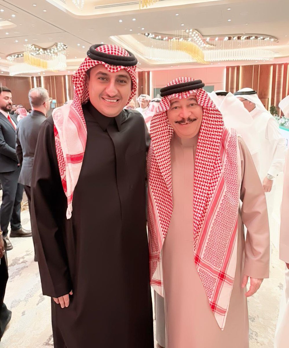 الفنان علي عبدالكريم tweet media