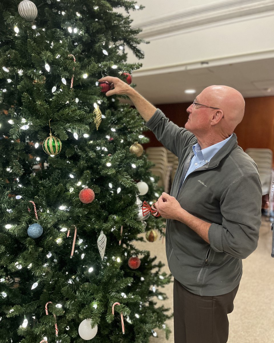 RepJoeWebster's tweet image. I had a great time decorating the Christmas tree with residents at Parkhouse Nursing &amp;amp; Rehabilitation Center and Senator Katie Muth yesterday. It was a wonderful experience hanging ornaments on the tree while listening to festive tunes and celebrating the holiday season together!
