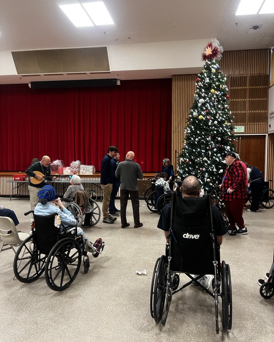 RepJoeWebster's tweet image. I had a great time decorating the Christmas tree with residents at Parkhouse Nursing &amp;amp; Rehabilitation Center and Senator Katie Muth yesterday. It was a wonderful experience hanging ornaments on the tree while listening to festive tunes and celebrating the holiday season together!