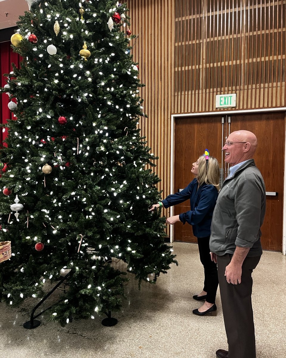 RepJoeWebster's tweet image. I had a great time decorating the Christmas tree with residents at Parkhouse Nursing &amp;amp; Rehabilitation Center and Senator Katie Muth yesterday. It was a wonderful experience hanging ornaments on the tree while listening to festive tunes and celebrating the holiday season together!