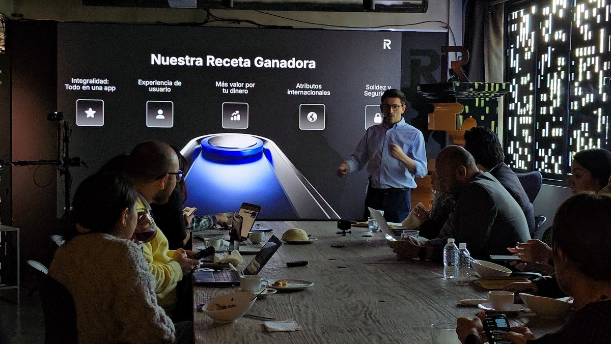 miguelrochat's tweet photo. Hoy @Revolut presentó su “Receta Ganadora” para México: una propuesta centrada en ofrecer más valor y una experiencia realmente completa.

Combinando diseño, tecnología y beneficios globales.

#RevolutMx #banco #neobanco https://t.co/4EJoOTRhGj