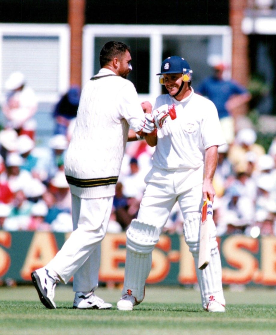 1993 - On a day we remember Robin Smith, here he is at Trent Bridge, sharing a laugh with Merv Hughes in the heat of the Ashes. #Cricket #CricketTwitter #RobinSmith