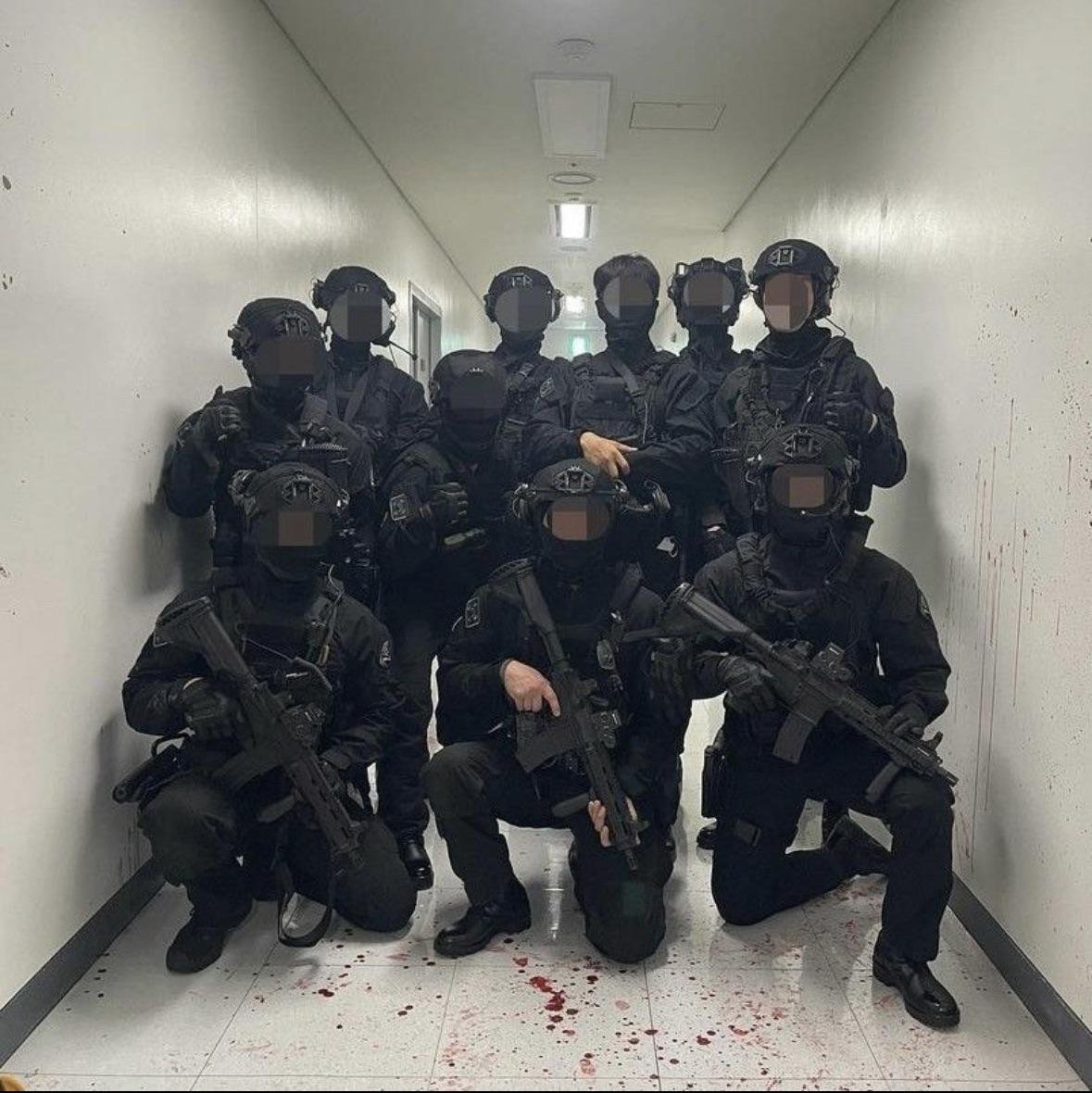 OpticNoir tweet media