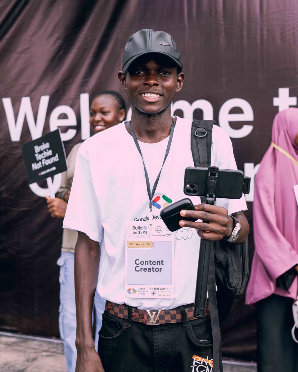 journalwmalik's tweet image. 1️⃣ volunteer content creator for #BwaiUnilorin by @gdgoc_unilorin
2️⃣ DWG content team for #Devfestlagos25 by @gdglagos 

📌Growth can happen within a year

Forever grateful to @Devdotun @foba___ @Theadambello @Geektutor for the opportunity to serve 🙇🏽‍♂️🤗