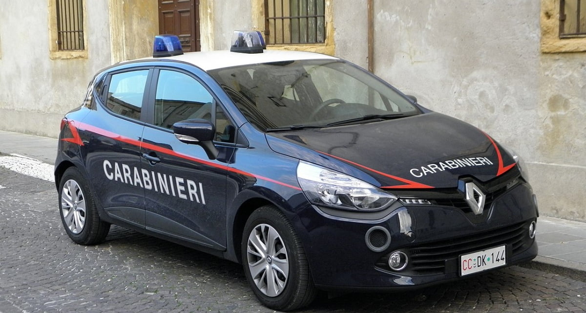 lercionotizie's tweet photo. #ultimora Carabiniere sventa rapina mentre è in servizio
https://t.co/Rui4996wKe https://t.co/8EnTMzUlqh